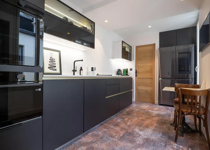 Cote Paradis - De Charme Au Centre-ville De アパート ボーヌ